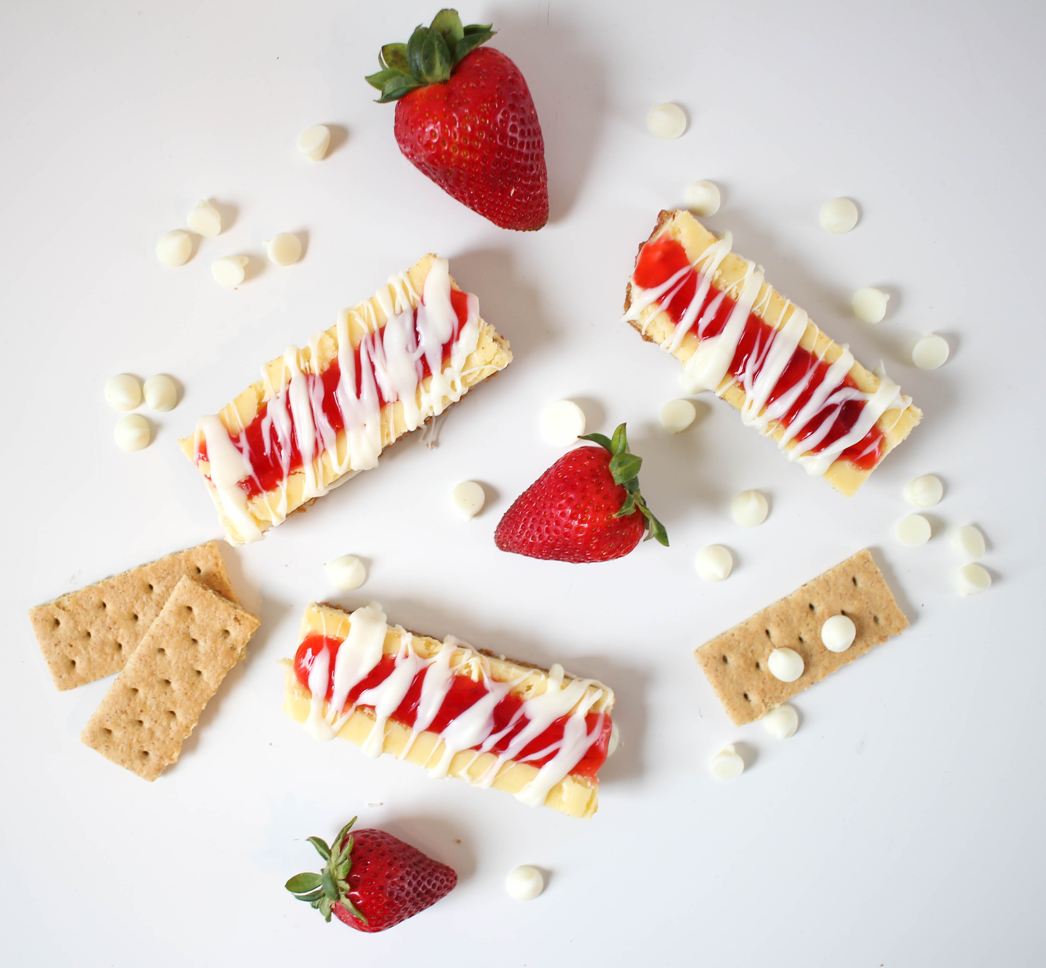 Strawberry Cheesecake Bars by Twinspiration