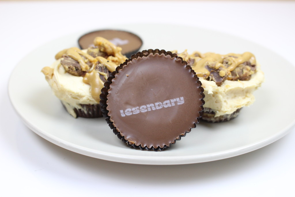 Mini REESE'S Cheesecakes by Twinspiration: https://twinspiration.co/mini-reeses-cheesecakes/