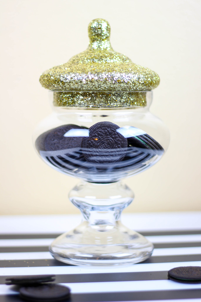 Glitter Apothecary Cookie Jar by Twinspiration: https://twinspiration.co/glitter-apothecary-cookie-jar/