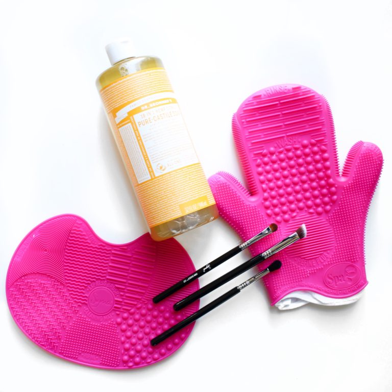 Sigma Beauty | Brush Cleaning Tools Review • Twinspiraton