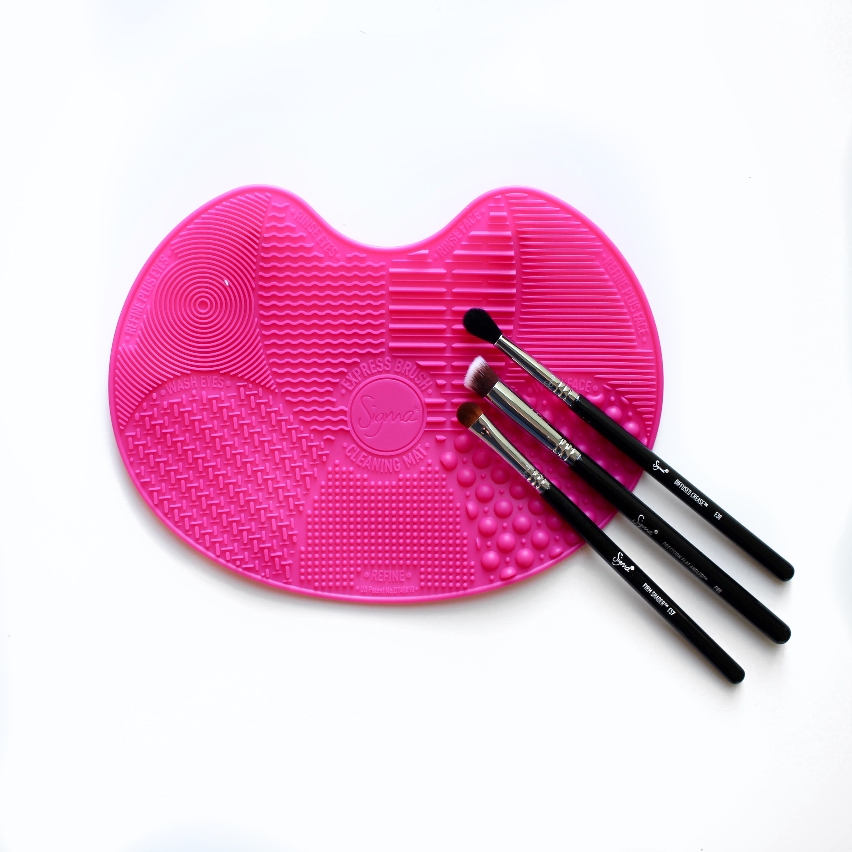 Sigma Beauty | Brush Cleaning Tools Review • Twinspiraton