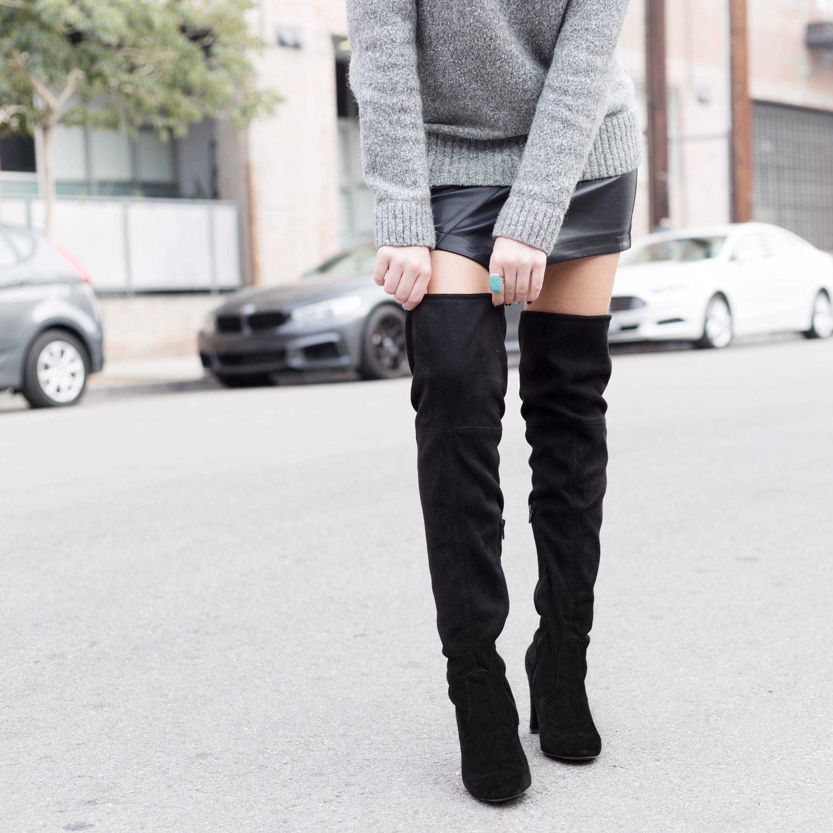 How to Style Over the Knee Boots | TwinspirationHow to Style Over the Knee Boots | Twinspiration