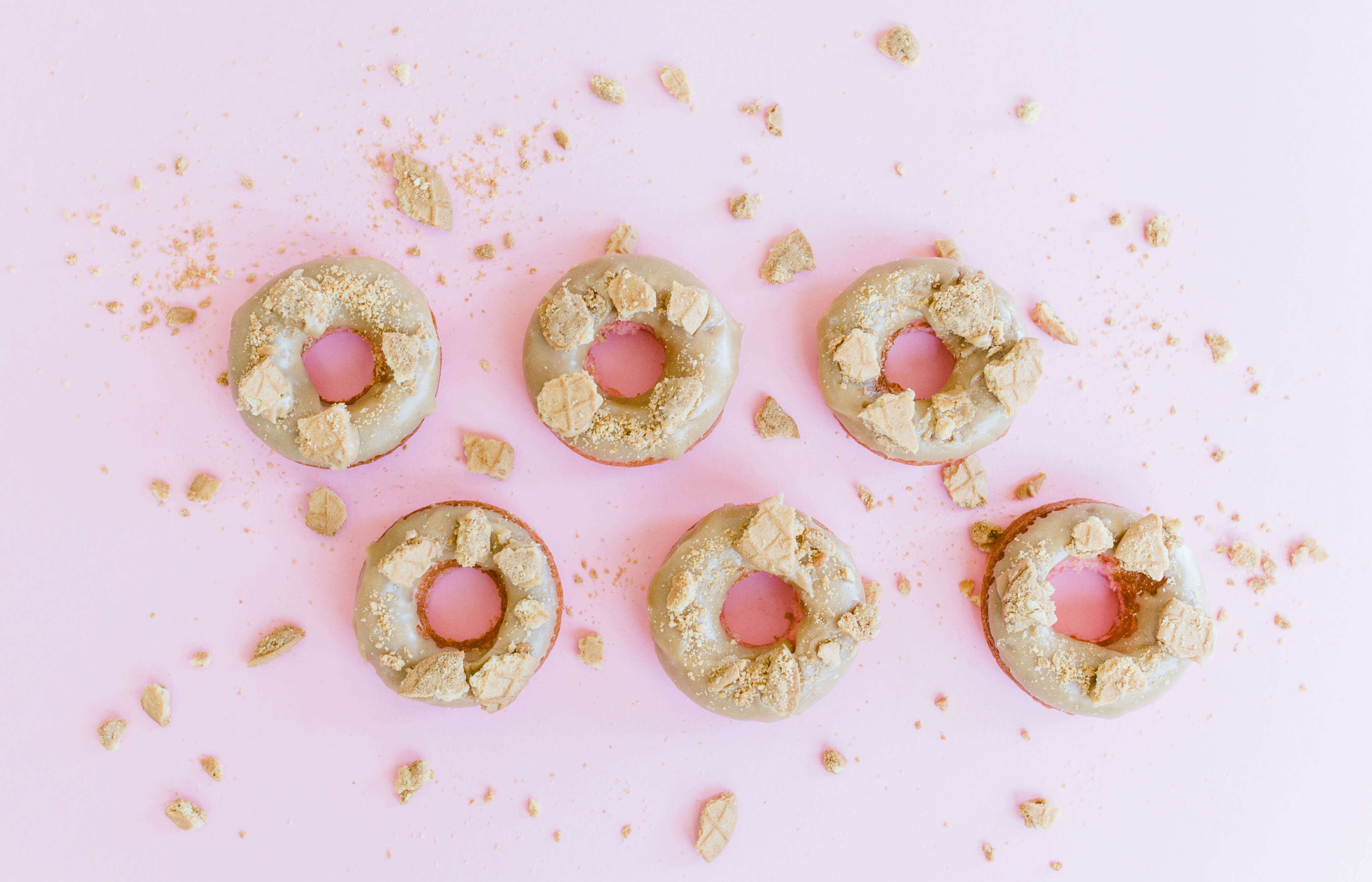 Peanut Butter & Jelly Cake Donuts | Twinspiration