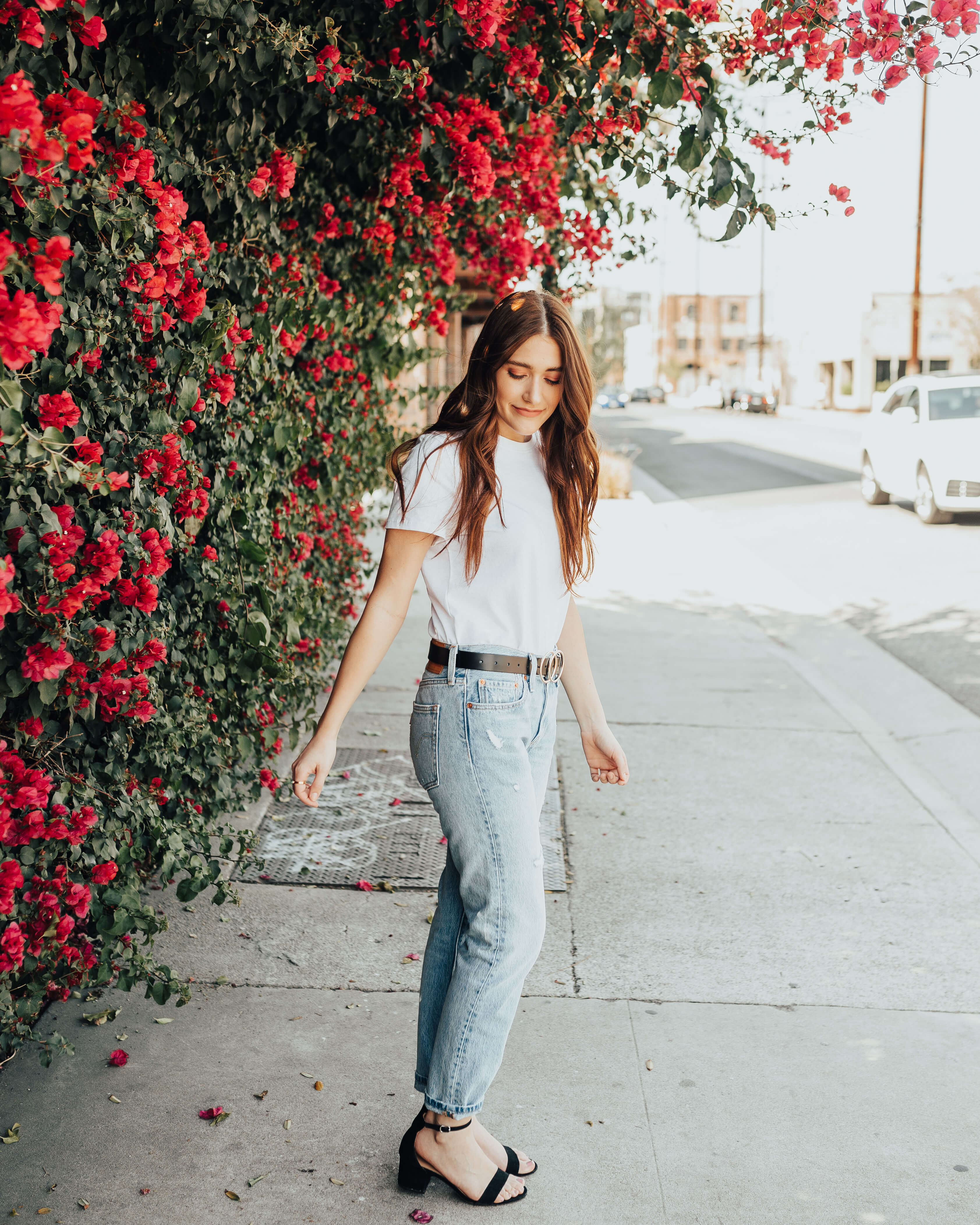 How To Style A White T-Shirt | Twinspiration