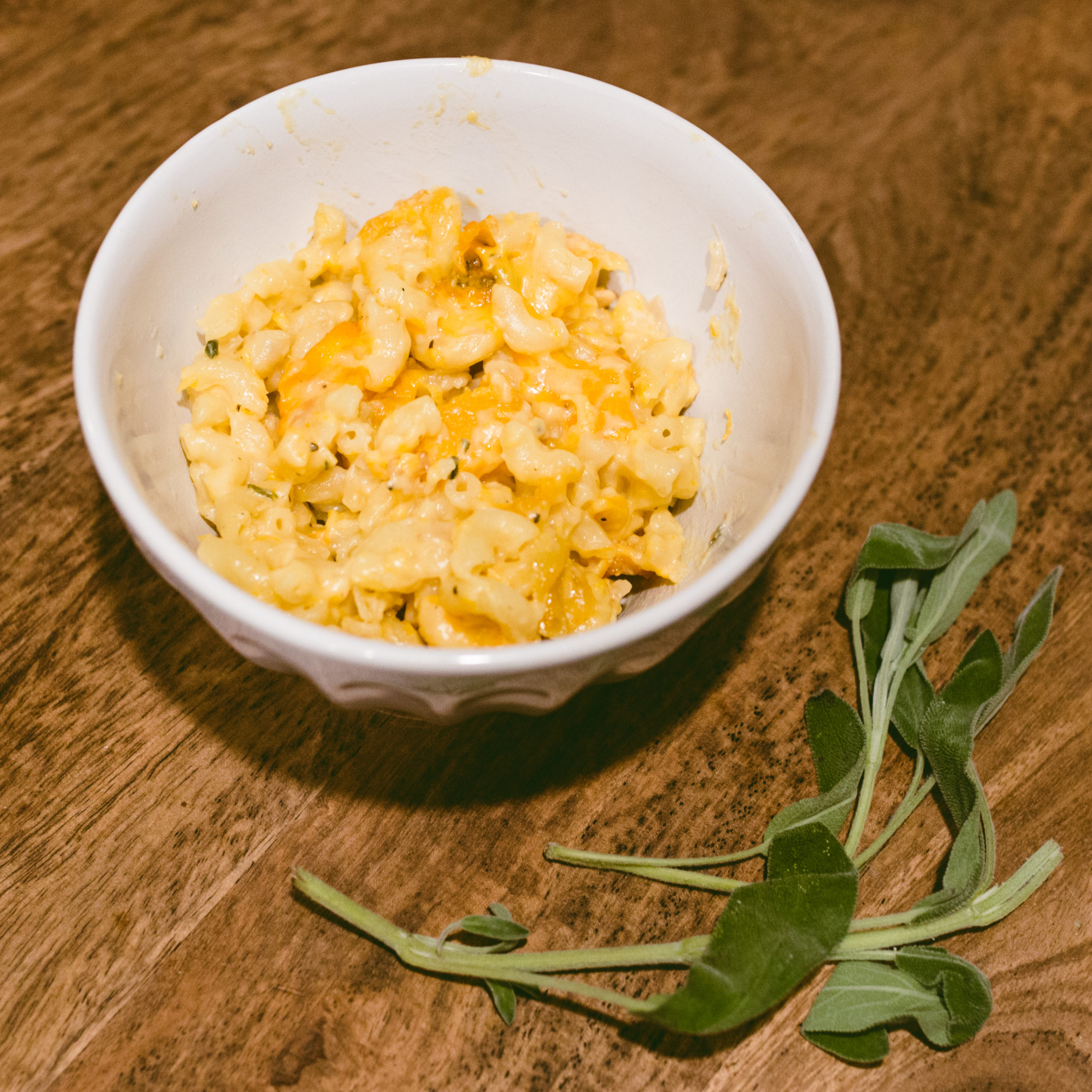 Butternut Squash + Sage Mac & Cheese | Twinspiration