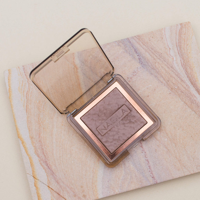 Nabla Skin Bronzing Powder Review | Twinspiration