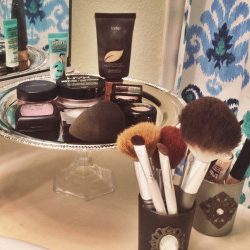 Dollar Tree Makeup Stand